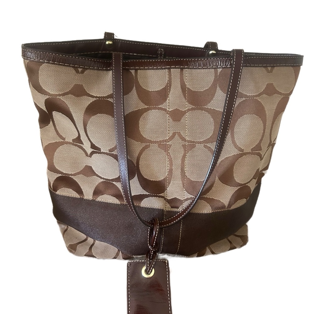 GUC Vintage Coach Tan and Brown Signature Tote/ shoulder